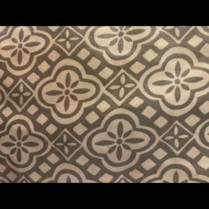 EUC 4 pc full sheet set 1 flat,1 fitted+ 2 shams